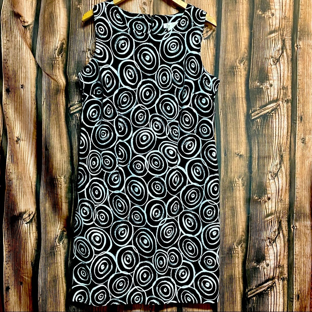 Black and White Patterned Sleeveless Dress